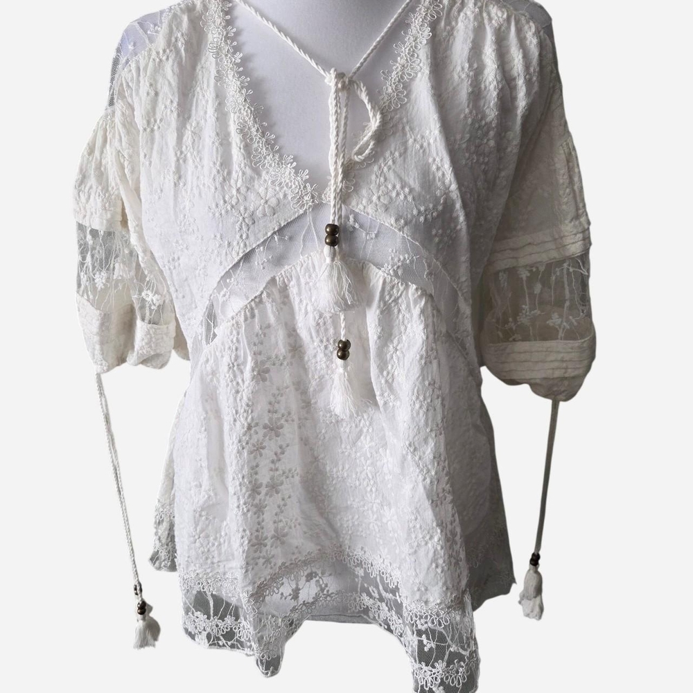 Elegant White Lace Women's Top